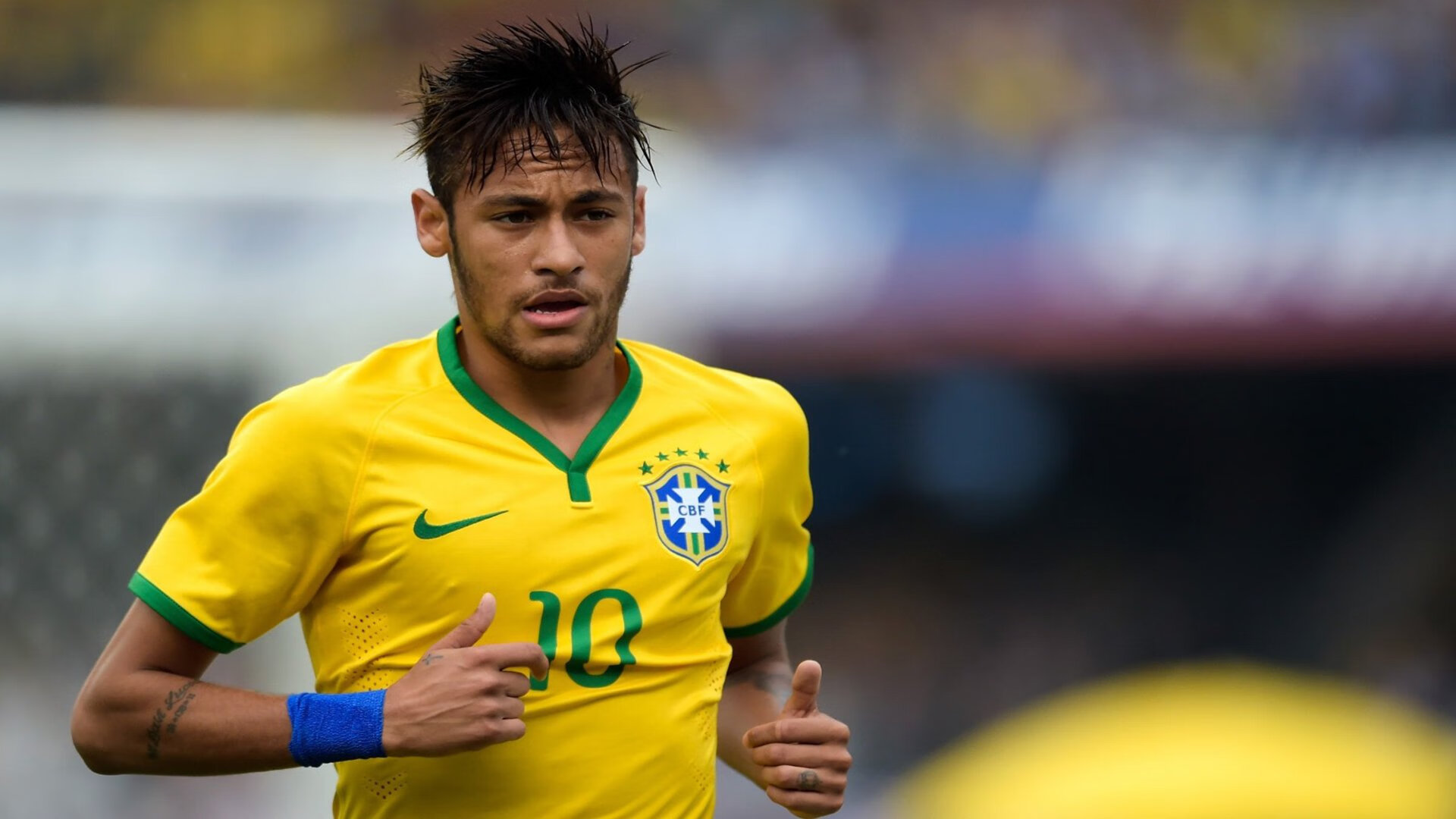 九游游戏中心下载-青少年足球训练营引入国际先进的训练理念和设备，青少年足球训练体系